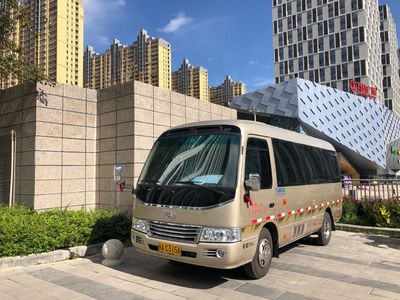 5月份新疆旅游包車一天多少錢