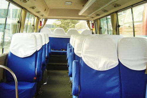 誰知道北京哪個租車公司服務(wù)好啊 旅游包車25座的車大概多少錢一天啊