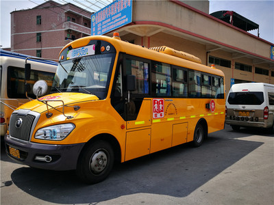 東城商務中巴車包車運營商_合順汽車租賃_旅游_工廠_結婚_迎親